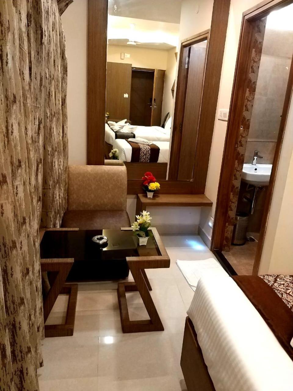 Grand Elegant Hotel Madras Buitenkant foto