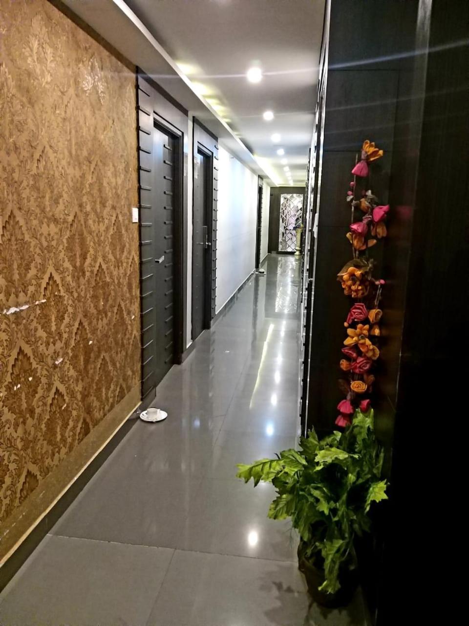 Grand Elegant Hotel Madras Buitenkant foto