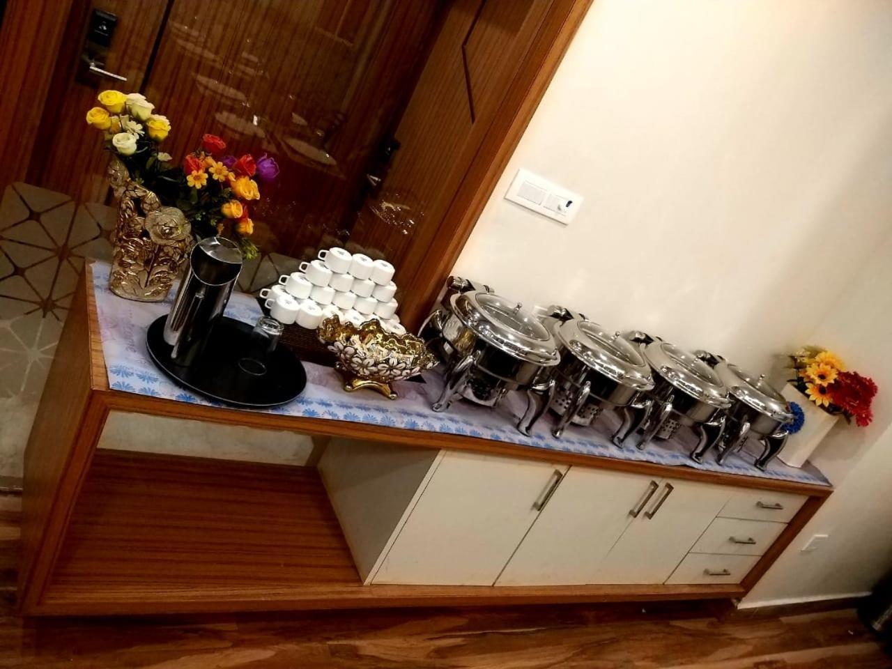 Grand Elegant Hotel Madras Buitenkant foto